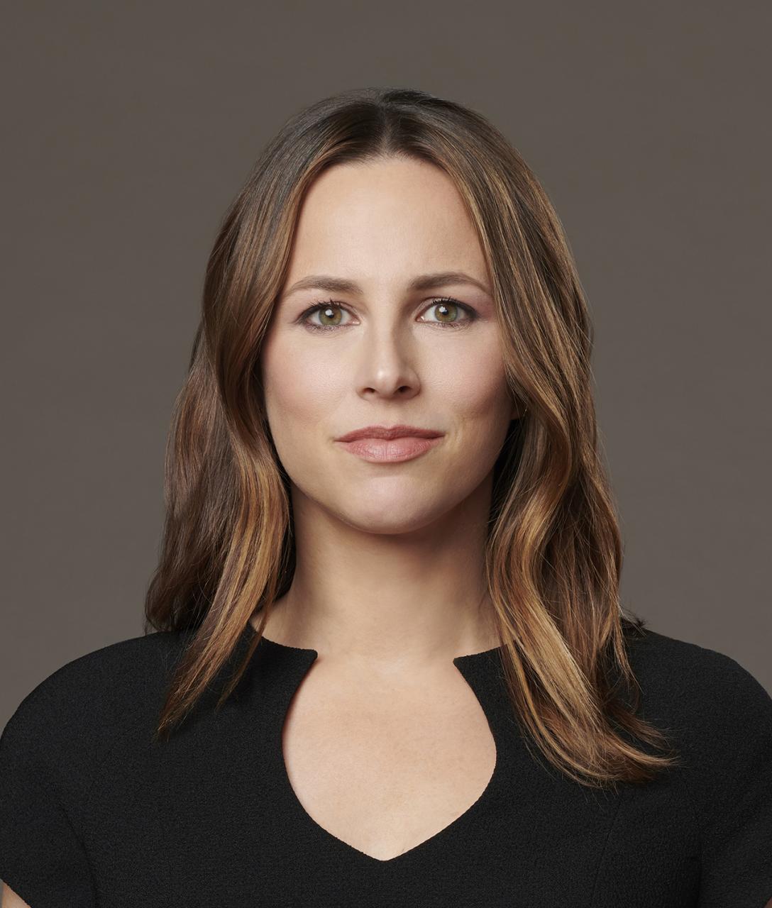 Alicia menendez height